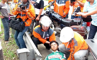Đua xe đạp Cúp truyền hình TP.HCM 2012: Lê Nguyệt Minh gặp nạn
